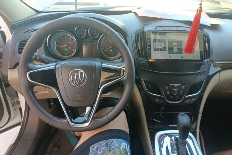 Used Buick Regal 2014 2.0L Leading Fashion Edition Center Console