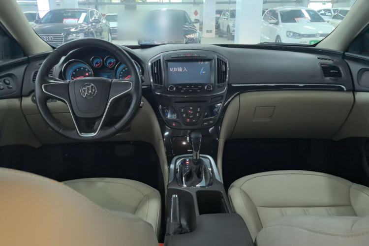 Used Buick Regal 2014 2.0L Leading Fashion Edition Center Console