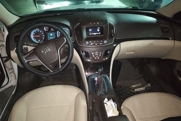 Used Buick Regal 2014 2.0L Leading Fashion Edition Center Console