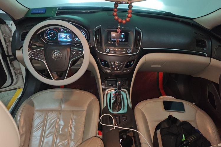 Used Buick Regal 2014 2.0L Elite Fashion Edition Center Console