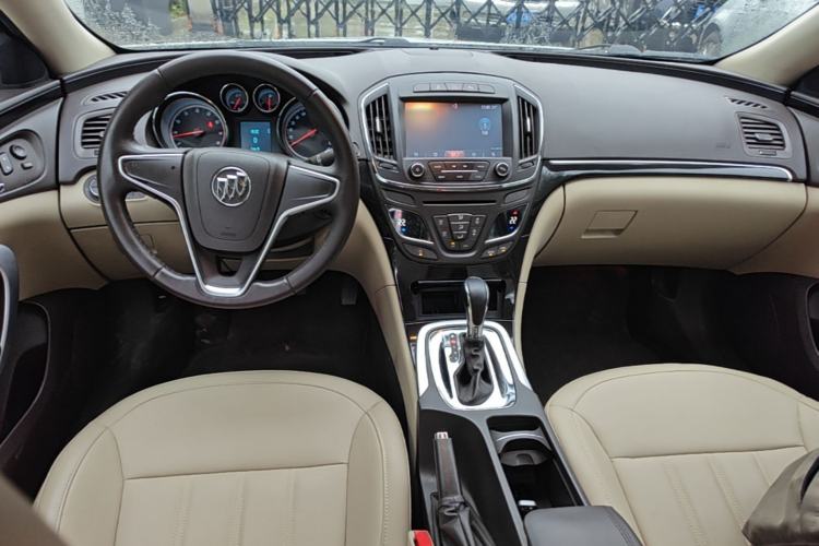 Used Buick Regal 2014 2.0L Leading Fashion Edition Center Console