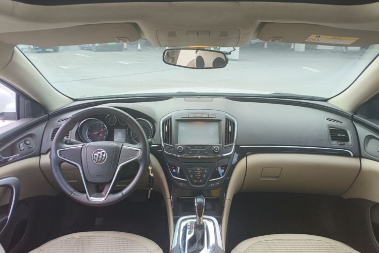 Used Buick Regal 2014 2.0L Leading Fashion Edition Center Console