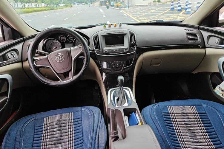 Used Buick Regal 2014 2.0L Leading Fashion Edition Center Console