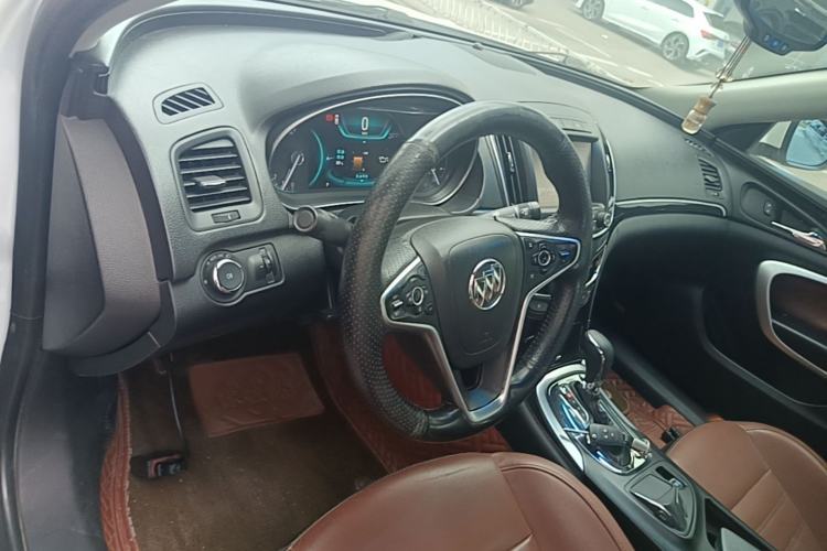 Used Buick Regal 2014 GS 2.0T Passionate Sport Edition Center Console