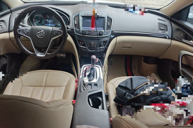 Used Buick Regal 2014 2.0L Elite Fashion Edition Center Console