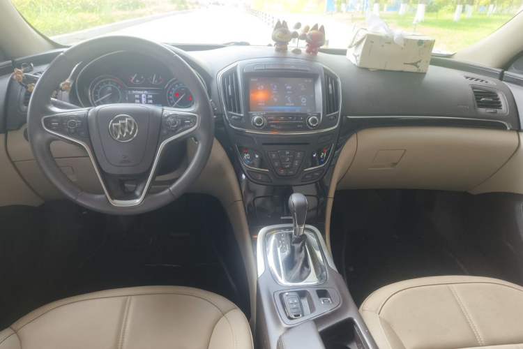 Used Buick Regal 2014 2.0L Elite Fashion Edition Center Console
