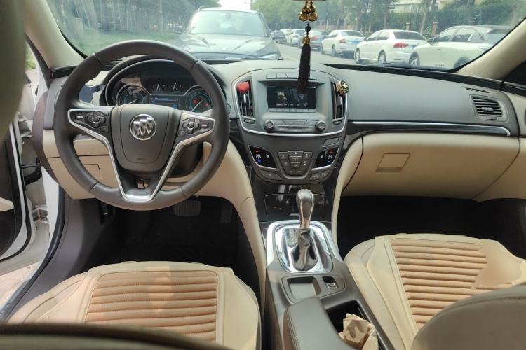 Used Buick Regal 2014 2.0L Elite Fashion Edition Center Console