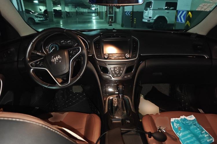 Used Buick Regal 2014 GS 2.0T Grand Sport Edition Center Console
