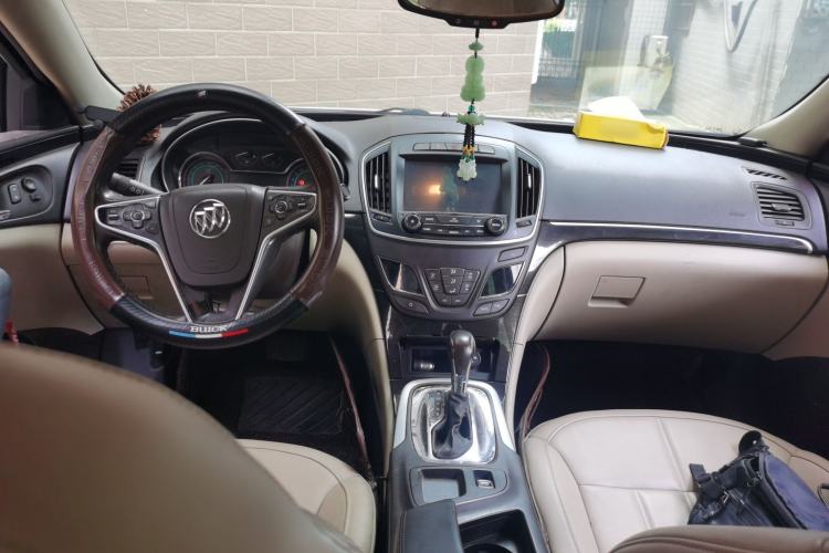 Used Buick Regal 2014 2.0L Elite Fashion Edition Center Console