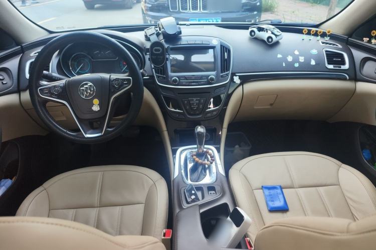 Used Buick Regal 2014 2.0L Elite Fashion Edition Center Console