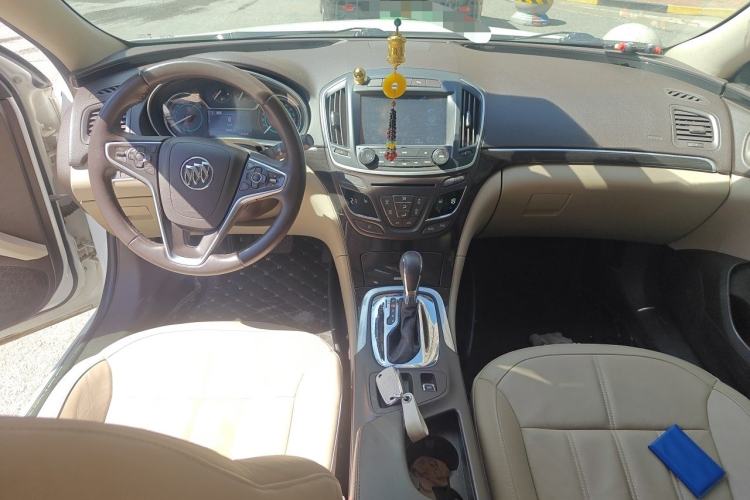 Used Buick Regal 2014 2.0L Elite Fashion Edition Center Console