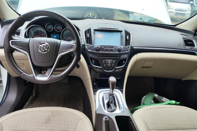 Used Buick Regal 2014 2.0L Leading Fashion Edition Center Console