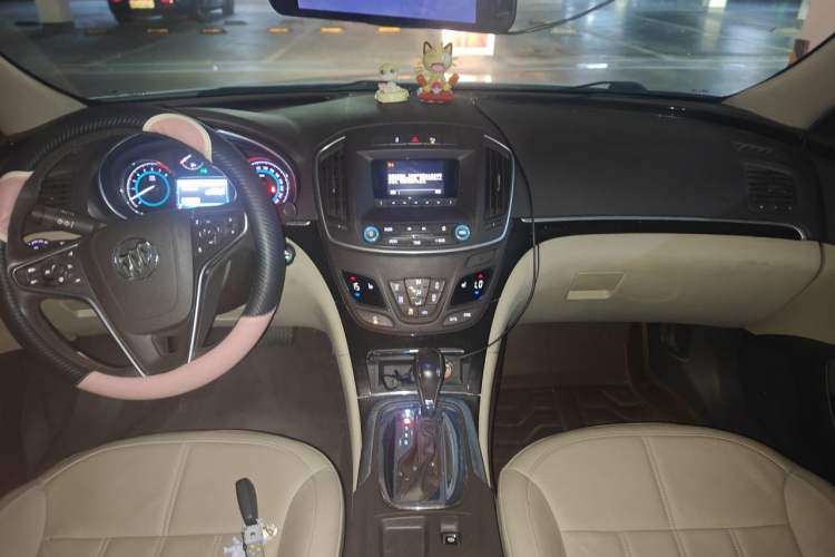 Used Buick Regal 2014 2.0L Elite Fashion Edition Center Console