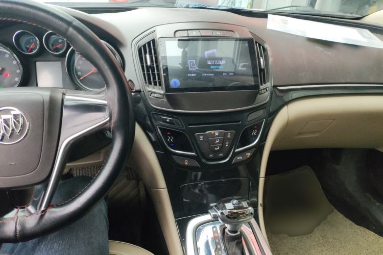 Used Buick Regal 2014 2.0L Leading Fashion Edition Center Console