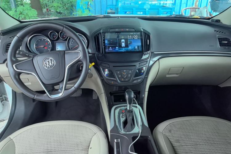 Used Buick Regal 2014 2.0L Leading Fashion Edition Center Console