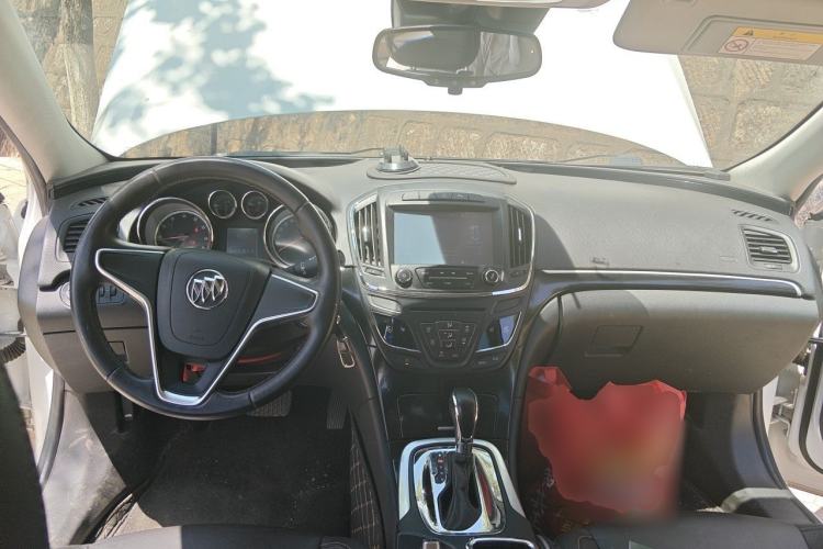 Used Buick Regal 2014 1.6T Fashionable Tech Edition Center Console