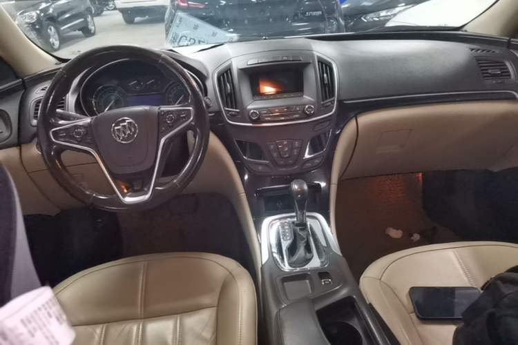 Used Buick Regal 2014 2.0L Elite Fashion Edition Center Console