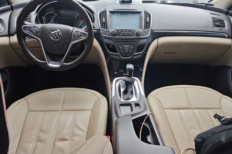 Used Buick Regal 2014 2.4L SIDI Elite Fashion Edition Center Console