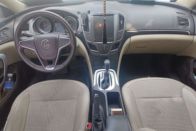 Used Buick Regal 2014 2.0L Leading Fashion Edition Center Console