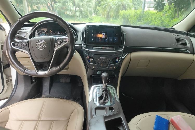 Used Buick Regal 2014 2.0L Elite Fashion Edition Center Console