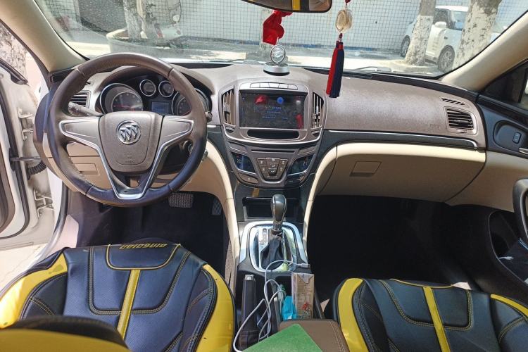 Used Buick Regal 2014 2.0L Leading Fashion Edition Center Console
