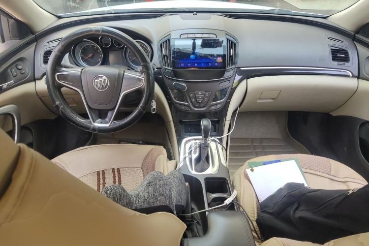 Used Buick Regal 2014 2.0L Leading Fashion Edition Center Console