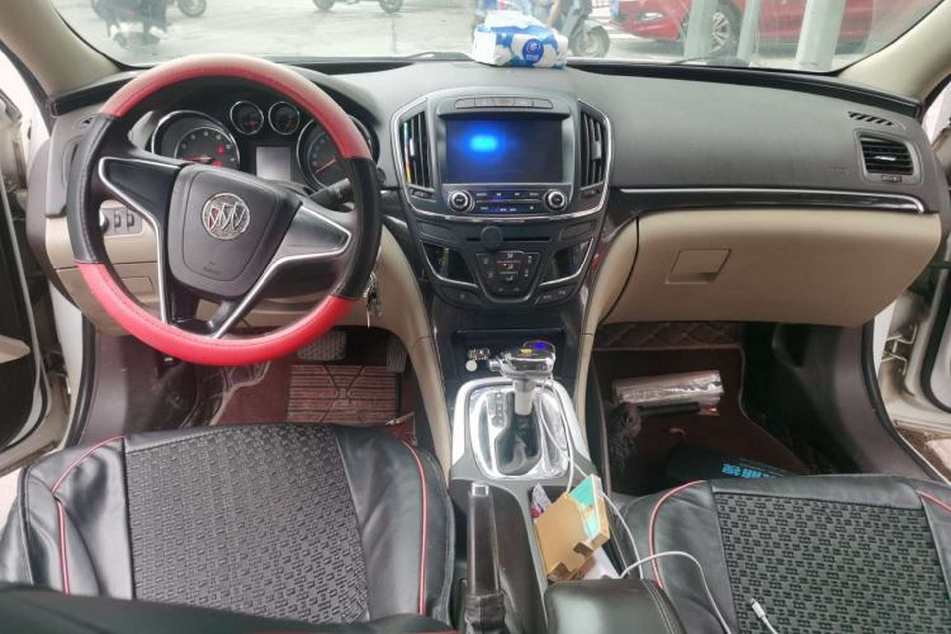 Used Buick Regal 2014 2.0L Leading Fashion Edition Center Console