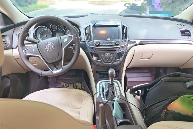 Used Buick Regal 2014 2.0L Leading Fashion Edition Center Console
