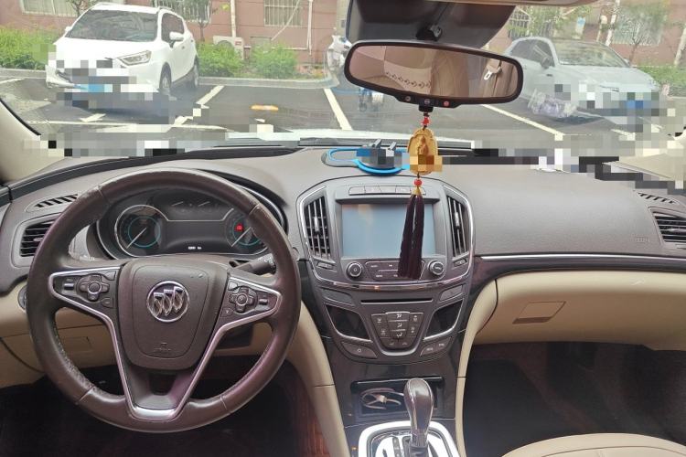 Used Buick Regal 2014 2.0L Elite Fashion Edition Center Console