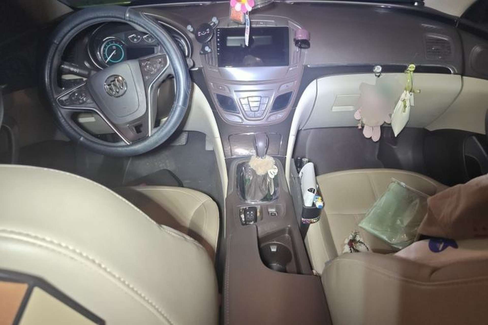 Used Buick Regal 2014 2.0L Elite Fashion Edition Center Console