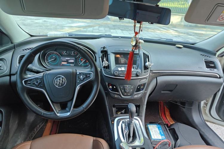 Used Buick Regal 2014 GS 2.0T Grand Sport Edition Center Console