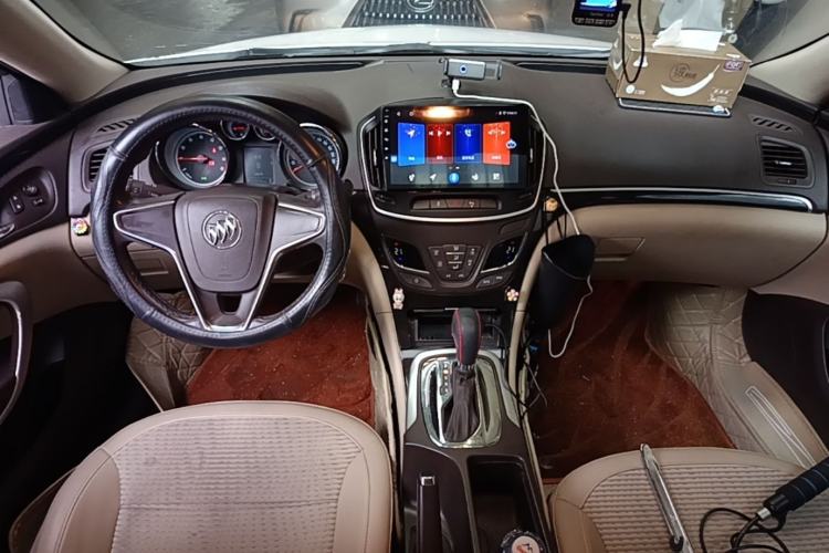 Used Buick Regal 2014 2.0L Leading Fashion Edition Center Console