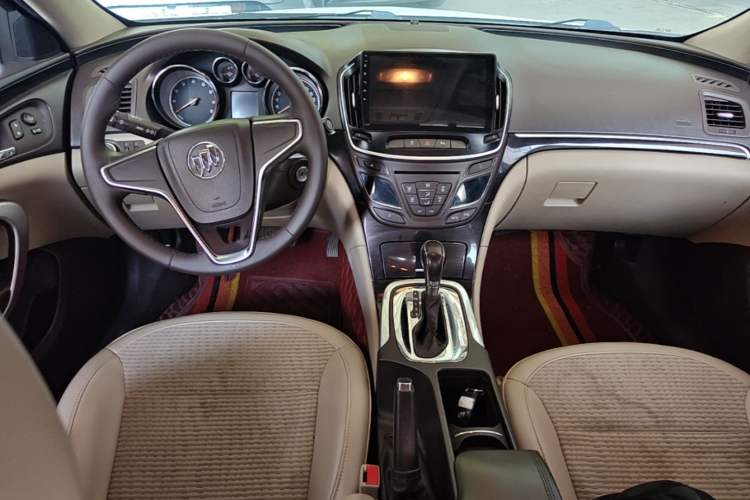 Used Buick Regal 2014 2.0L Leading Fashion Edition Center Console