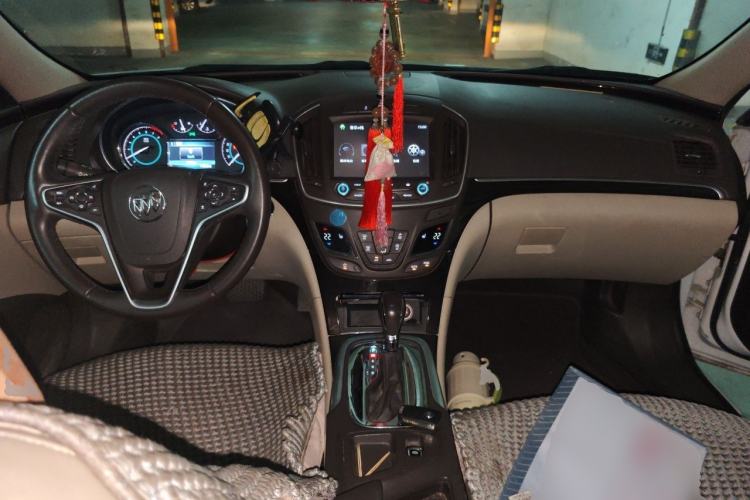 Used Buick Regal 2014 2.0L Elite Fashion Edition Center Console