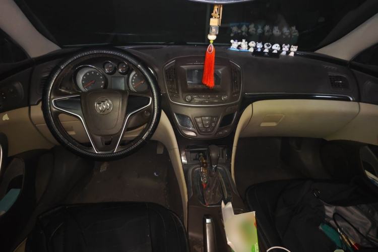 Used Buick Regal 2014 2.0L Leading Fashion Edition Center Console