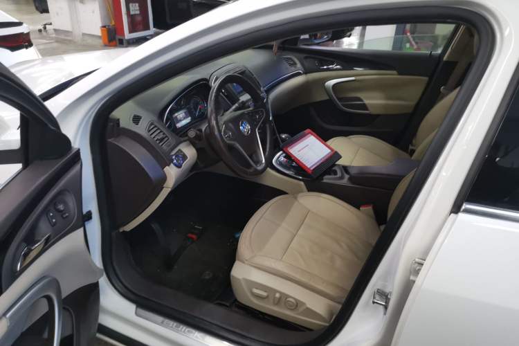 Used Buick Regal 2014 2.0L Elite Fashion Edition Driver Seat