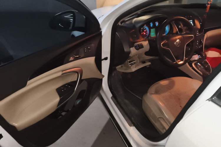 Used Buick Regal 2014 2.0L Leading Fashion Edition Driver Seat
