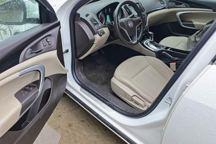 Used Buick Regal 2014 2.0L Leading Fashion Edition Driver Seat