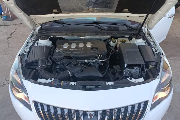 Used Buick Regal 2014 2.0L Leading Fashion Edition Engine Bay