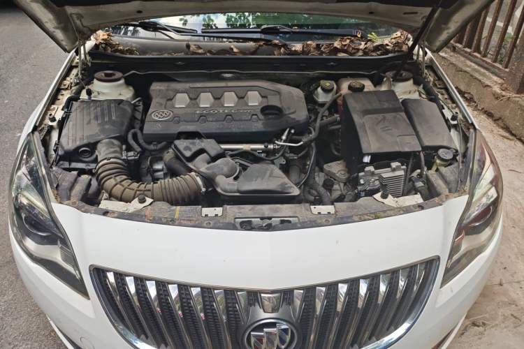 Used Buick Regal 2014 2.0L Leading Fashion Edition Engine Bay