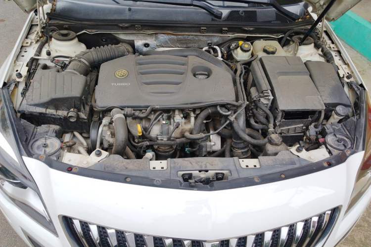 Used Buick Regal 2014 GS 2.0T Grand Sport Edition Engine Bay