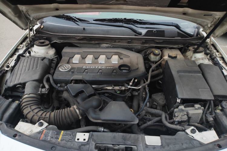 Used Buick Regal 2014 2.0L Leading Fashion Edition Engine Bay