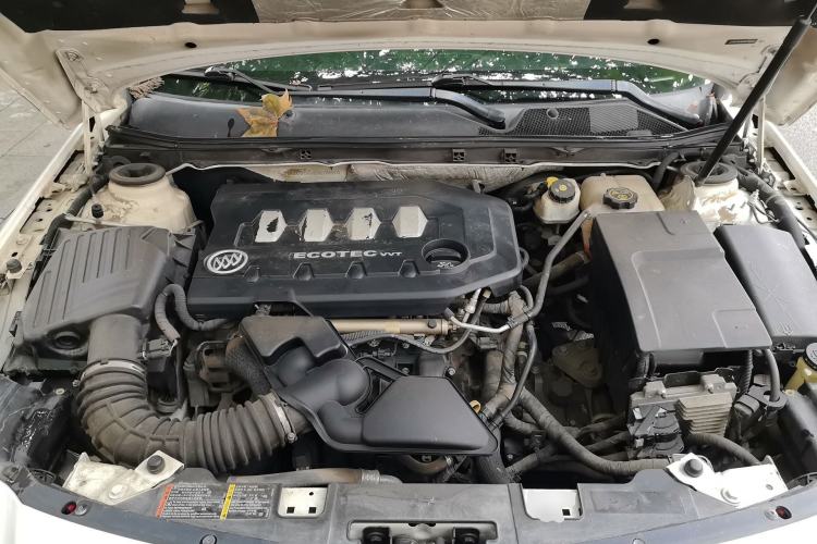 Used Buick Regal 2014 2.0L Elite Fashion Edition Engine Bay