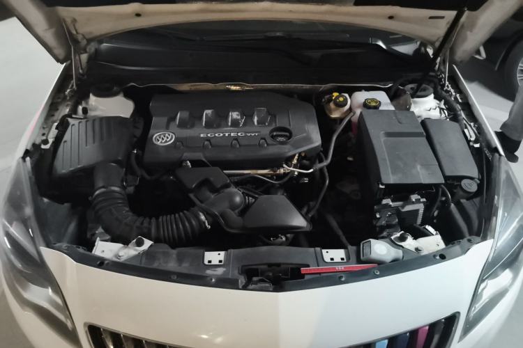 Used Buick Regal 2014 2.0L Leading Fashion Edition Engine Bay