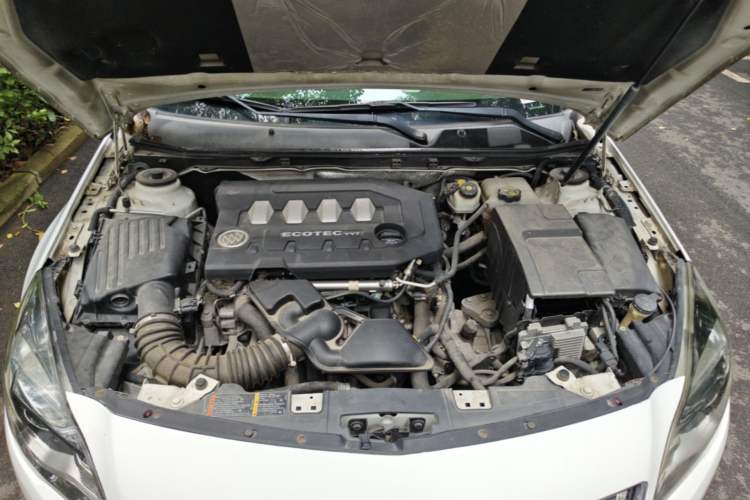 Used Buick Regal 2014 2.0L Leading Fashion Edition Engine Bay