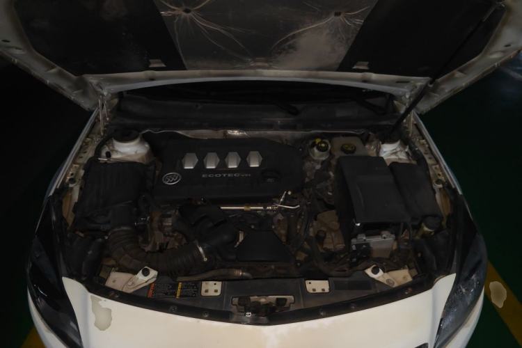 Used Buick Regal 2014 2.0L Elite Fashion Edition Engine Bay