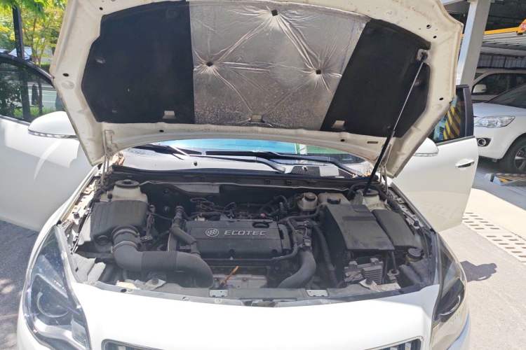 Used Buick Regal 2014 1.6T Fashionable Tech Edition Engine Bay