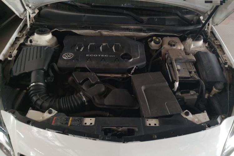 Used Buick Regal 2014 2.0L Elite Fashion Edition Engine Bay