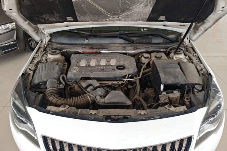 Used Buick Regal 2014 2.0L Leading Fashion Edition Engine Bay