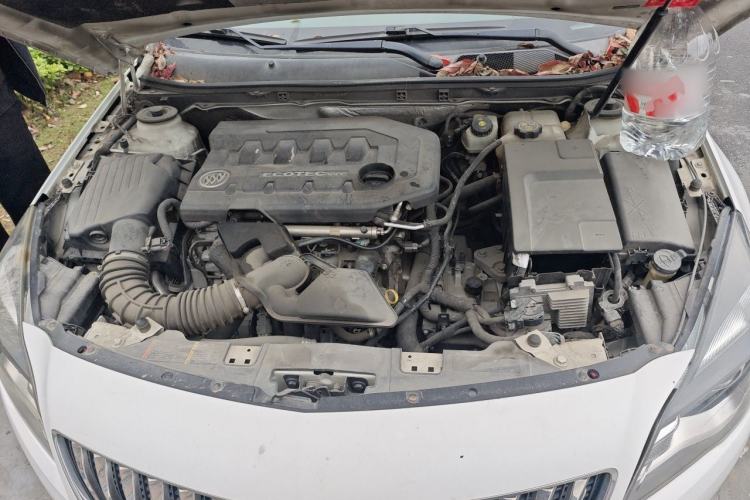 Used Buick Regal 2014 2.0L Elite Fashion Edition Engine Bay